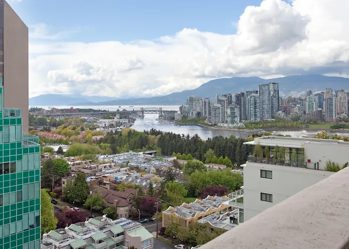 Holiday Inn Vancouver-Centre Broadway By Ihg